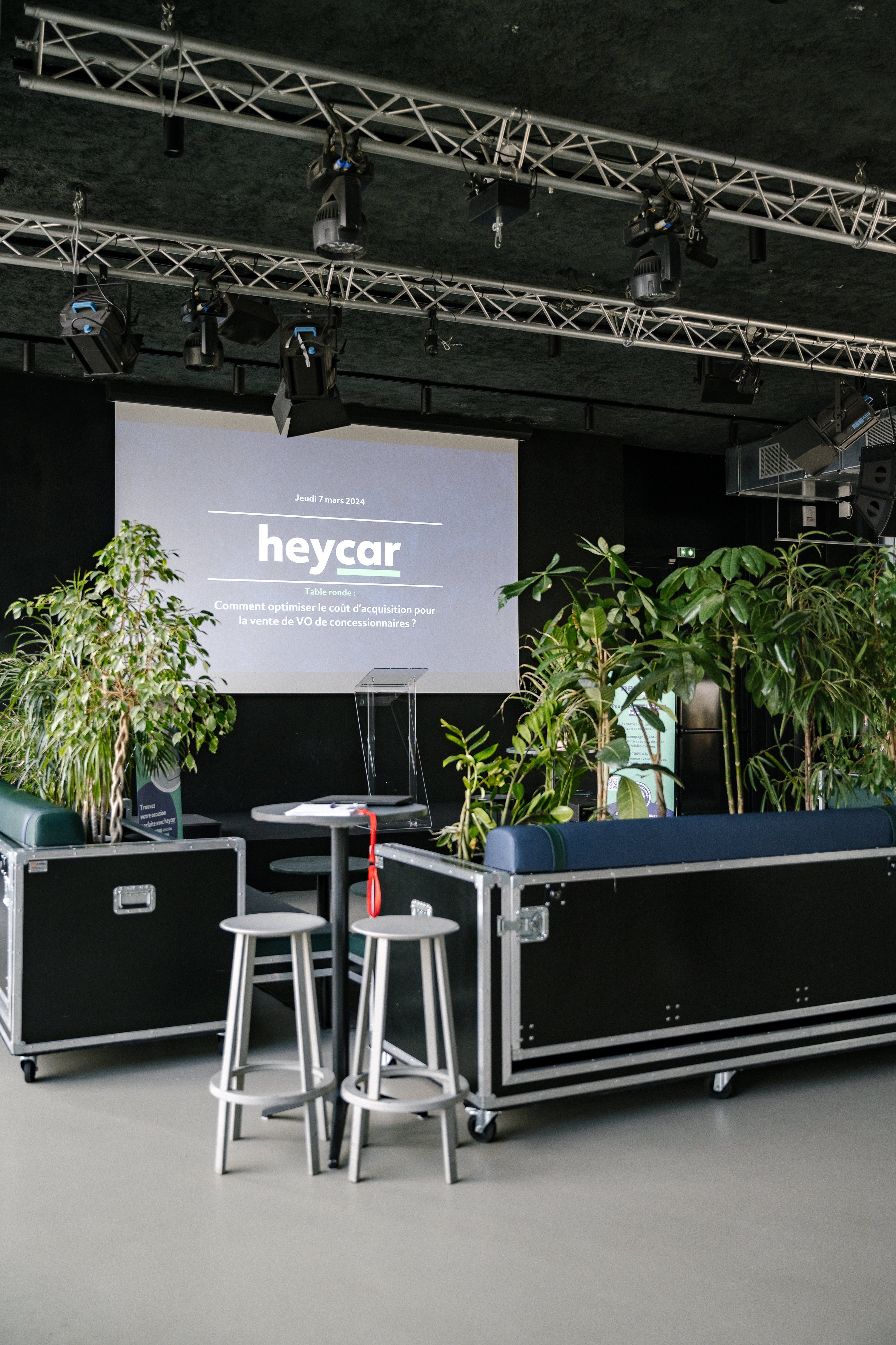 photo-table-ronde-entreprise-heycar-la-defense-agnes-colombo-photographe-paris-014 (1)